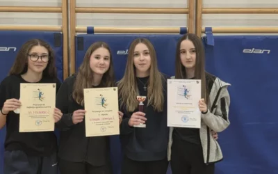 Učenice Četvrte i krizmanice Župe sv. Fabijana i Sebastijana iz Varaždina treće na Prvom krizmaničkom odbojkaškom turniru